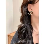 CHAN 24  淺金雙Ｃ耳釘