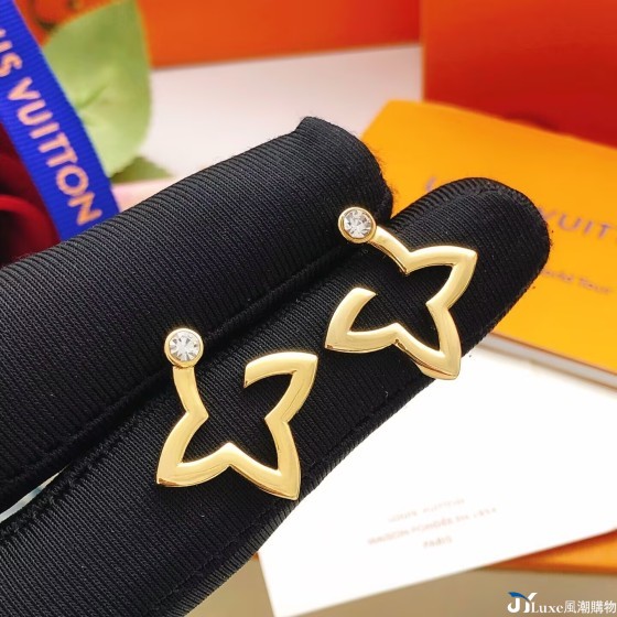 LV\'s new hollowed-out four-pointed starlight face stud earrings