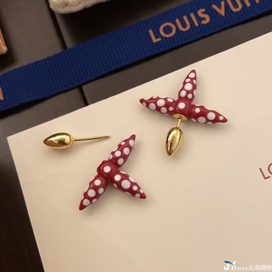 Grand LV cross-shaped ear studs