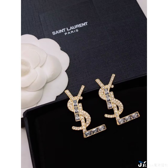 YSL 聖羅蘭新款滿鑽 Logo 耳釘