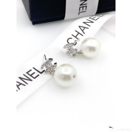 CHANEL 香奈兒迷你雙 C 珍珠垂墜耳環
