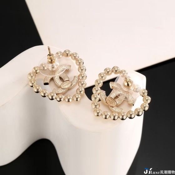 CHANEL 香奈兒早春金珠圓環雙 C 耳釘