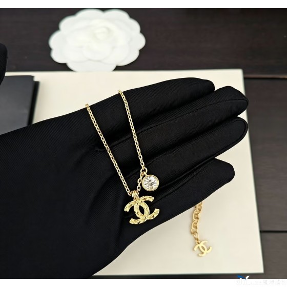 CHANEL 香奈兒新款格紋雙 C 圓鑽項鍊