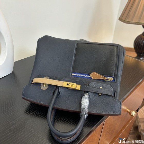 A fully hand-stitched Colrmatic platinum bag in six colors, original swift leather 25 Kelly bag
